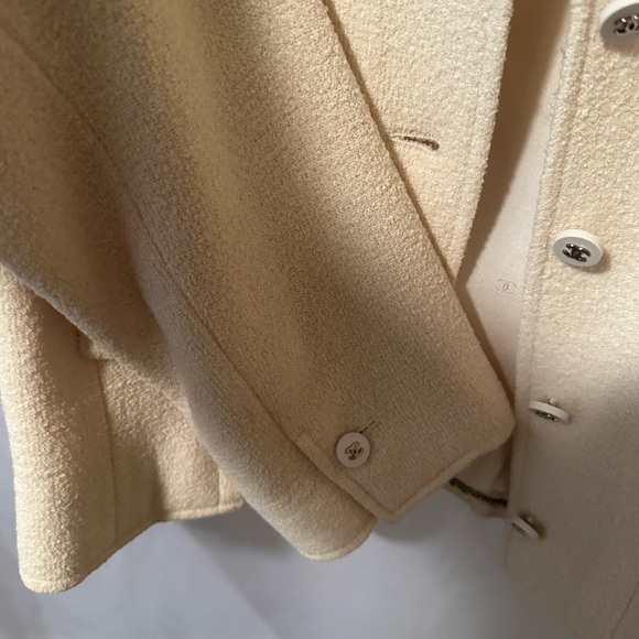 Chanel Cream Bouncle Wool Suit Eu 42 - Picture 5 of 11